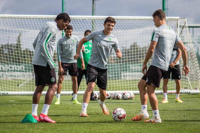 库里13分李凯尔8分 勇士擒灰熊3连胜排西部第2