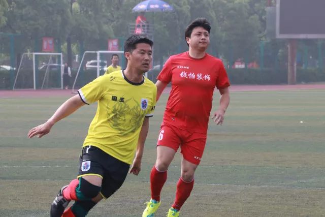 陈盈骏22分首钢胜新疆 佩里23分深圳胜天津
