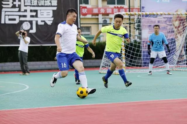 FIFA官网：成都蓉城中场杨明洋会籍变更为中国足协